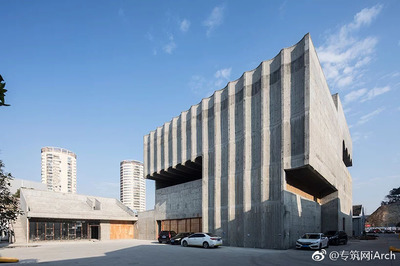 筒拱與錯(cuò)層相互交織,這座建筑可以說很&ldquo;大舍&rdquo;了